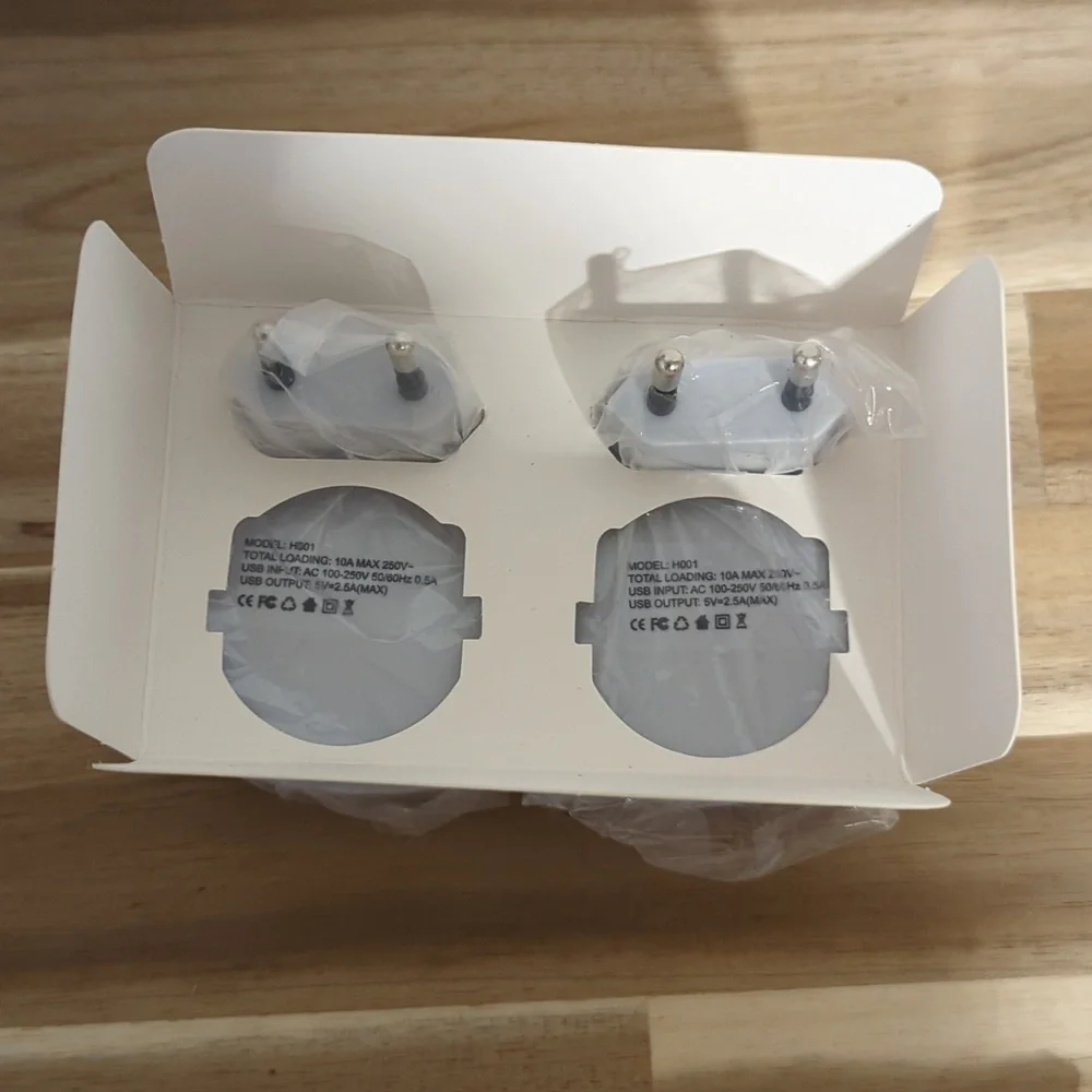 2 Pack European Travel Adapter Plug With USB White - Picture 3 of 3